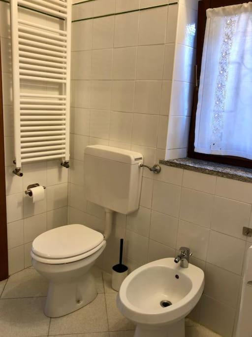 Appartamento Casa Del Borghetto Intra Esterno foto