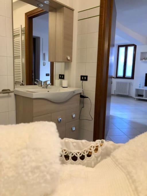 Appartamento Casa Del Borghetto Intra Esterno foto